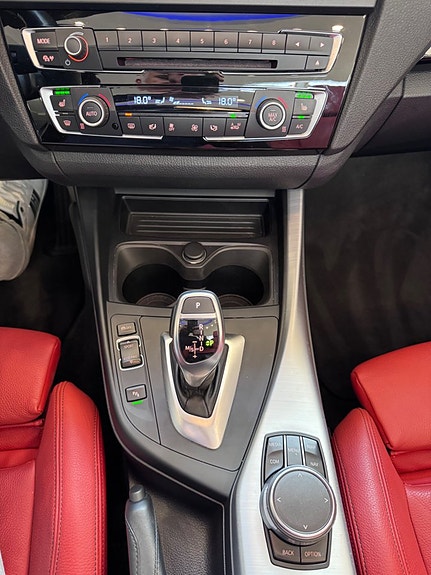 BMW M240i 14 of 18