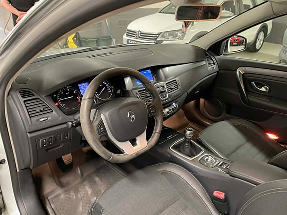 Renault Laguna 9 of 23