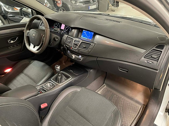 Renault Laguna 12 of 23