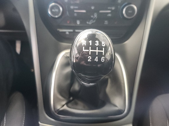 Ford Kuga 5 of 14