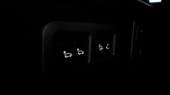 Land Rover Range Rover Velar 13 of 16