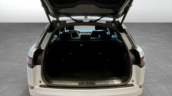 Land Rover Range Rover Velar 10 of 16