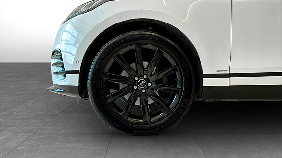 Land Rover Range Rover Velar 9 of 16