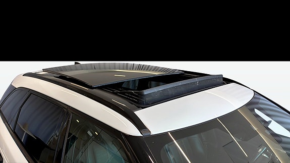 Land Rover Range Rover Velar 16 of 16