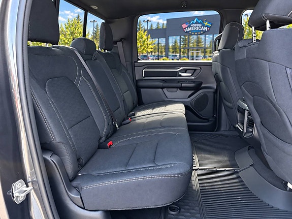 Dodge RAM 1500 13 of 20