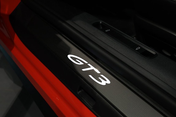 Porsche 911 GT3 16 of 29