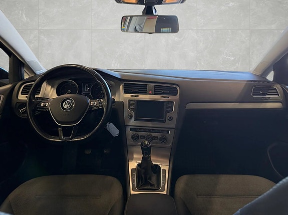 Volkswagen Golf VII 7 of 16