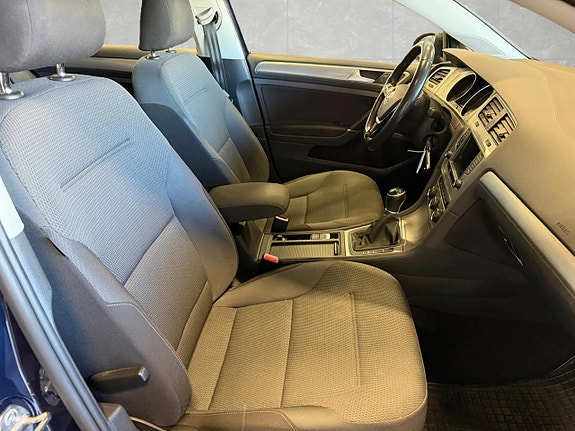 Volkswagen Golf VII 14 of 16