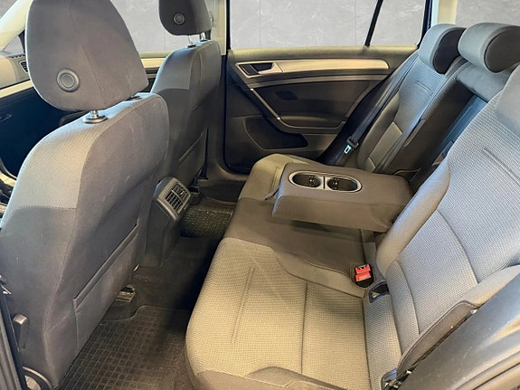 Volkswagen Golf VII 15 of 16