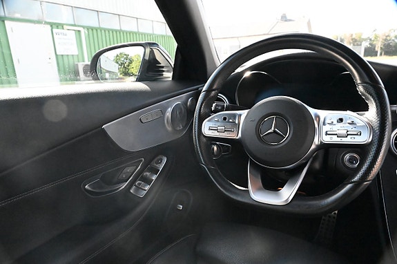 Mercedes-Benz C200 11 of 14
