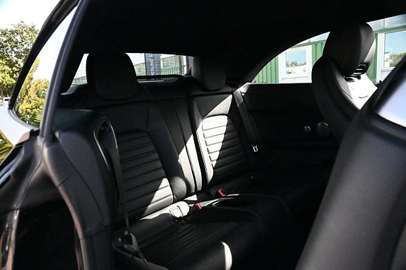 Mercedes-Benz C200 12 of 14