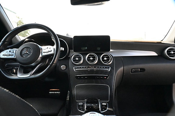 Mercedes-Benz C200 9 of 14