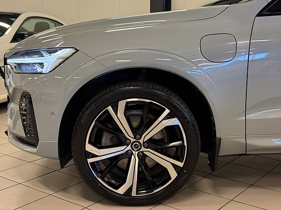 Volvo XC60 4 of 26