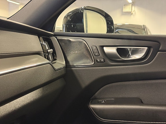 Volvo XC60 14 of 26