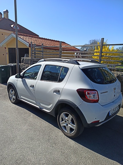 Dacia Sandero Stepway 2 of 4