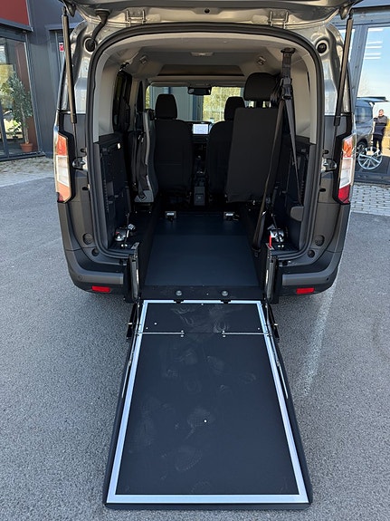 Ford Courier Tourneo 10 of 28