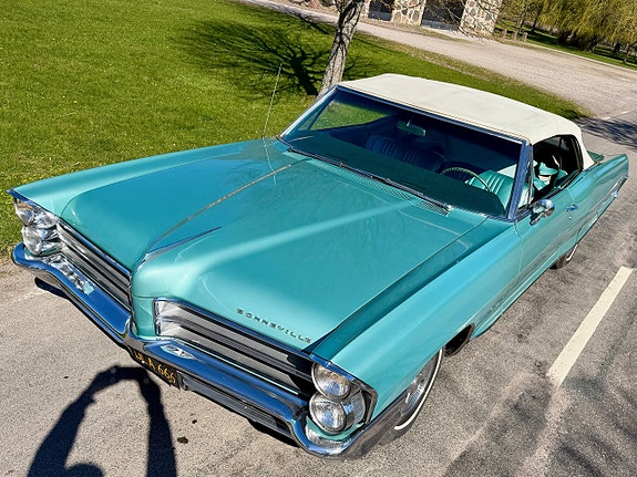 Pontiac Bonneville 9 of 23