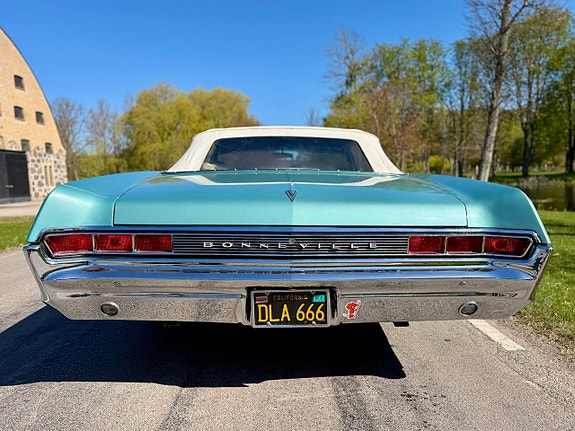 Pontiac Bonneville 3 of 23