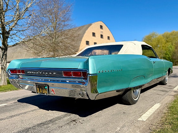 Pontiac Bonneville 4 of 23