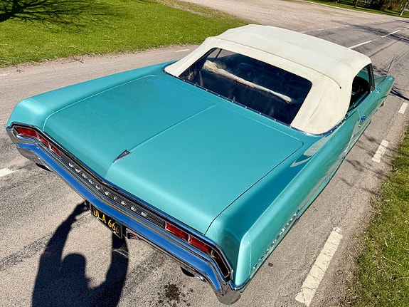 Pontiac Bonneville 8 of 23