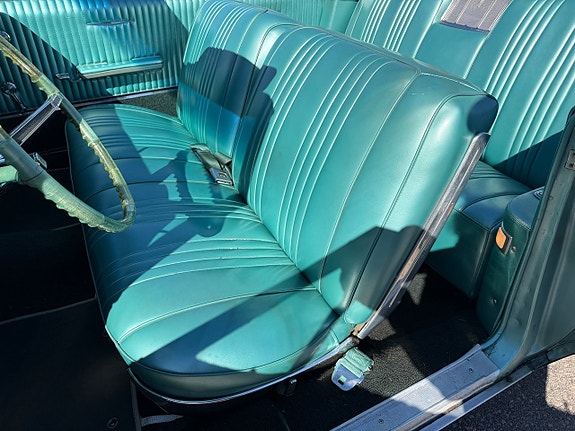 Pontiac Bonneville 15 of 23