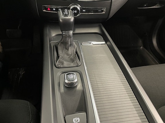 Volvo XC60 17 of 19