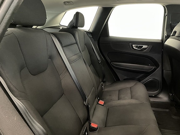 Volvo XC60 10 of 19