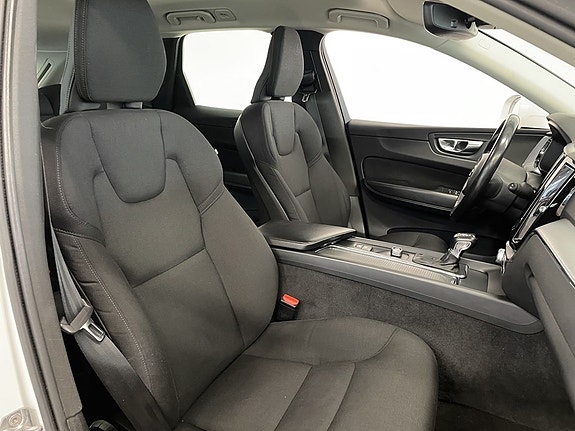 Volvo XC60 15 of 19
