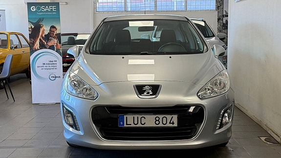 Peugeot 308 3 of 5