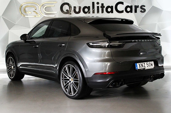 Porsche Cayenne 3 of 5