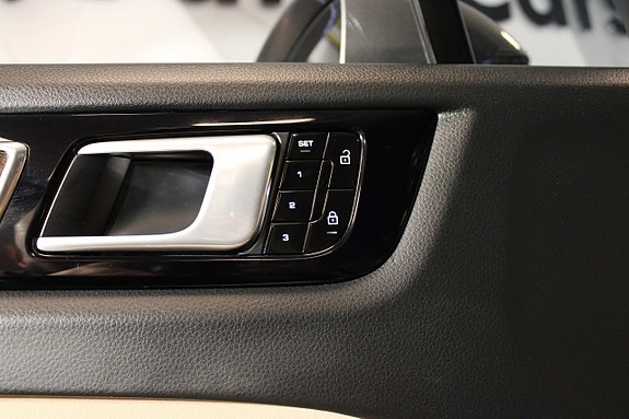 Porsche Cayenne 22 of 27