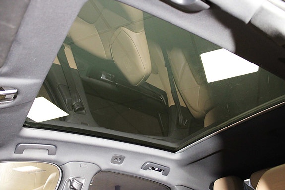 Porsche Cayenne 16 of 27
