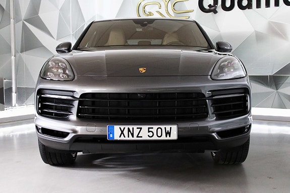 Porsche Cayenne 9 of 27