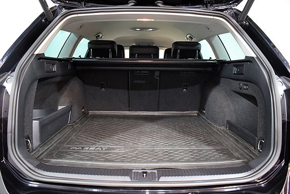 Volkswagen Passat Alltrack 26 of 30