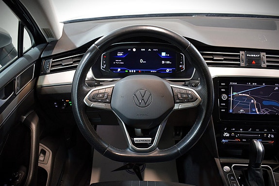 Volkswagen Passat Alltrack 13 of 30