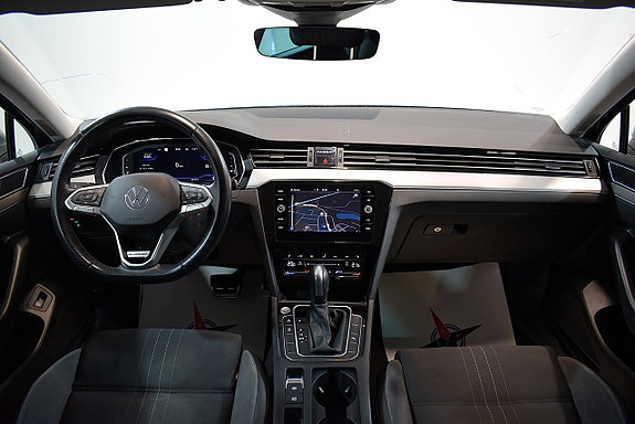 Volkswagen Passat Alltrack 17 of 30