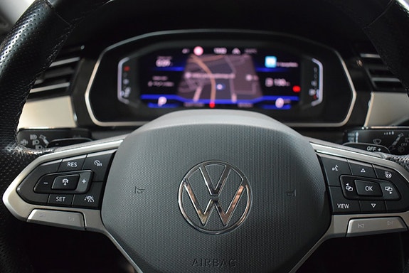 Volkswagen Passat Alltrack 15 of 30