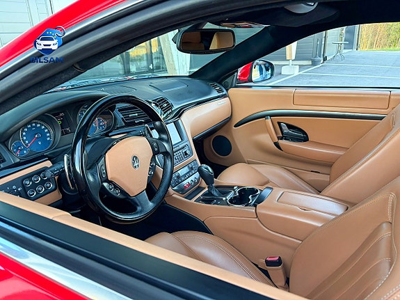Maserati GranTurismo 11 of 15