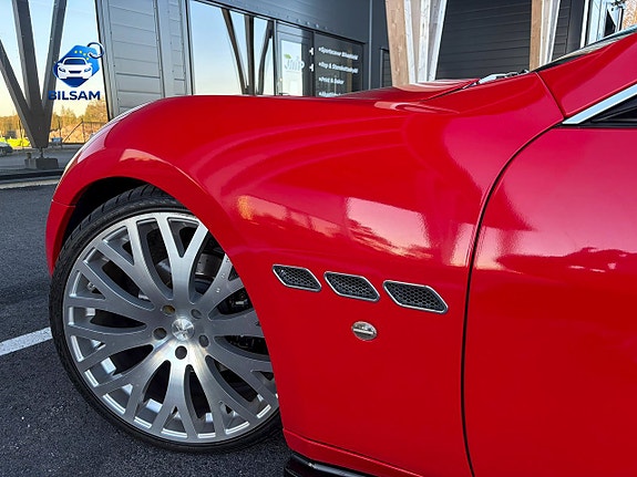 Maserati GranTurismo 9 of 15