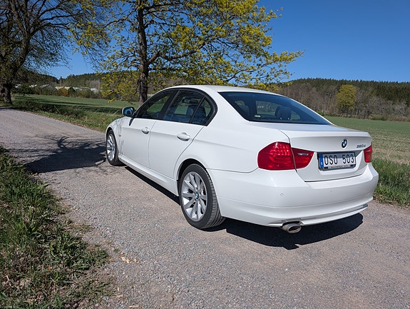 BMW 320d 3 of 5