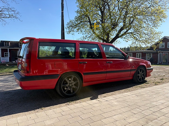 Volvo 850 2 of 5
