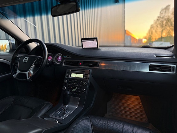 Volvo XC70 18 of 21