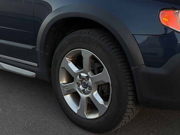 Volvo XC70 13 of 21