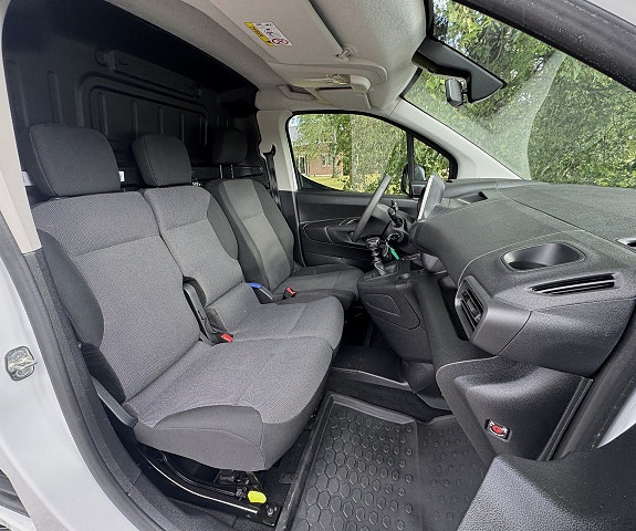 Opel Combo 8 of 21