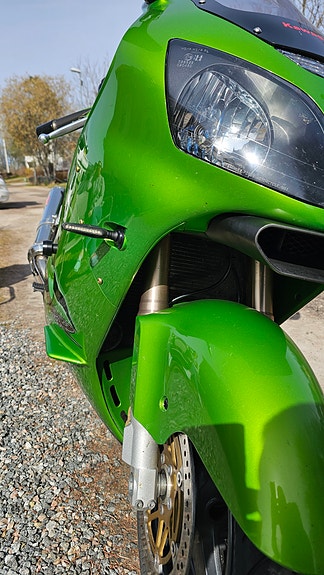 Kawasaki Ninja ZX-12R 4 of 5
