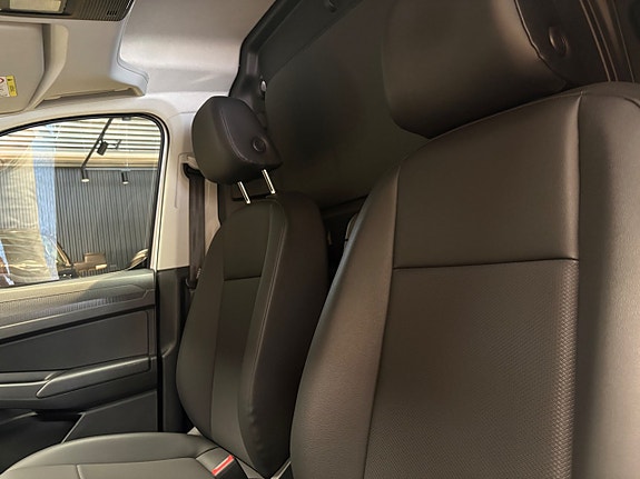 Volkswagen Caddy 10 of 13