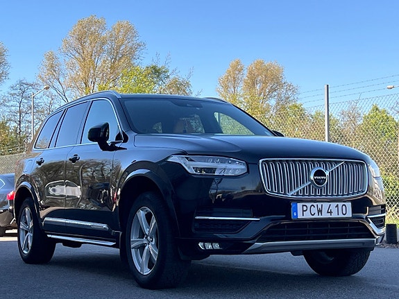 Volvo XC90 2 of 30