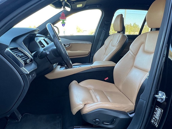 Volvo XC90 9 of 30