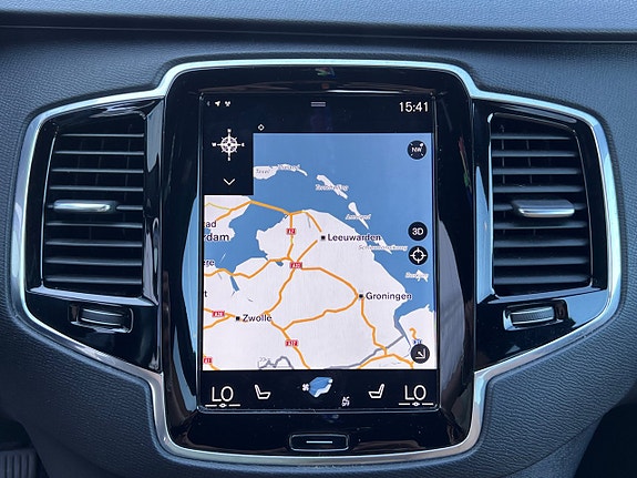 Volvo XC90 16 of 30