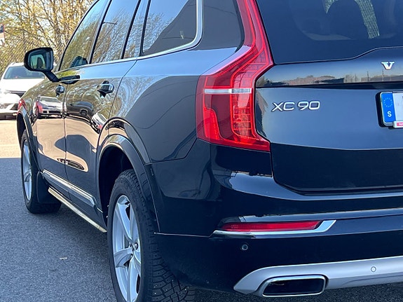 Volvo XC90 30 of 30